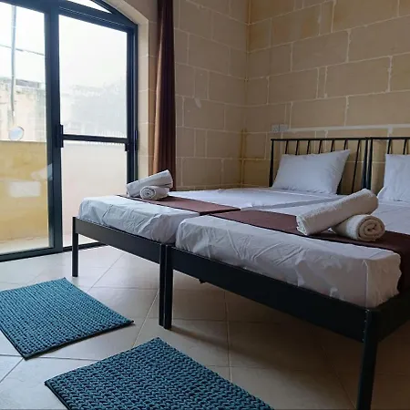 Bay Beachside Xlendi