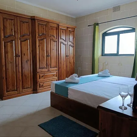 Bay Beachside * Xlendi